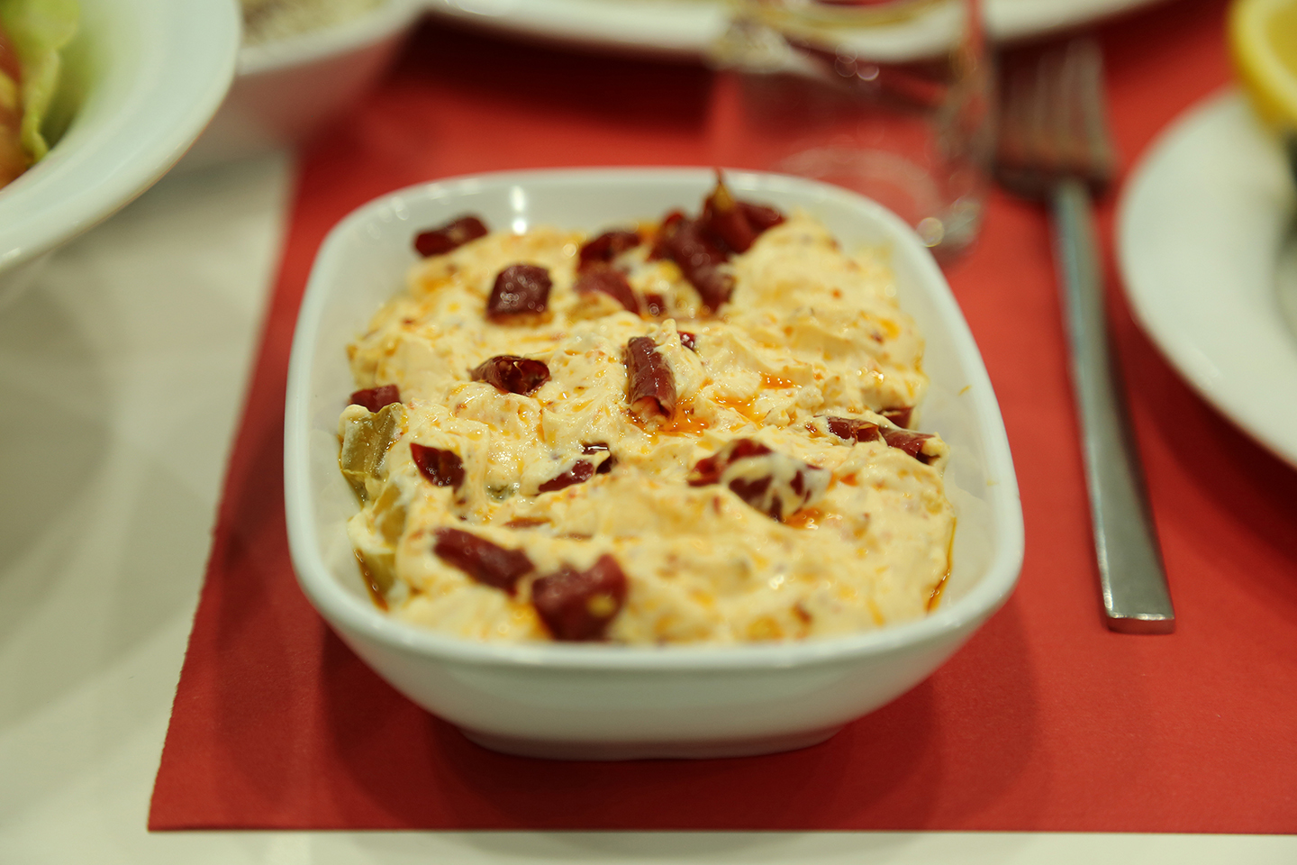 Adana’da Deniz Ürünleri Lezzeti: Balıkçı 1’in Menüsü